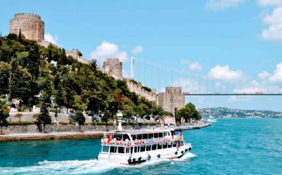 BOSPHORUS BOAT TOUR WİTH GOLDEN HORN